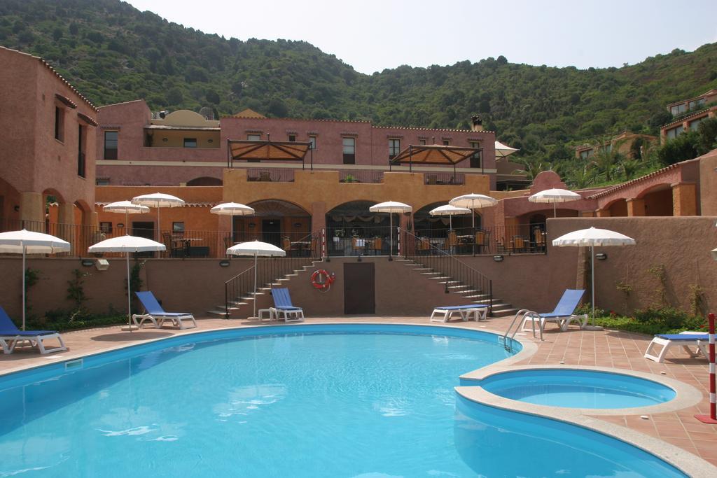 Sosventos Village Hotel Teulada Eksteriør billede