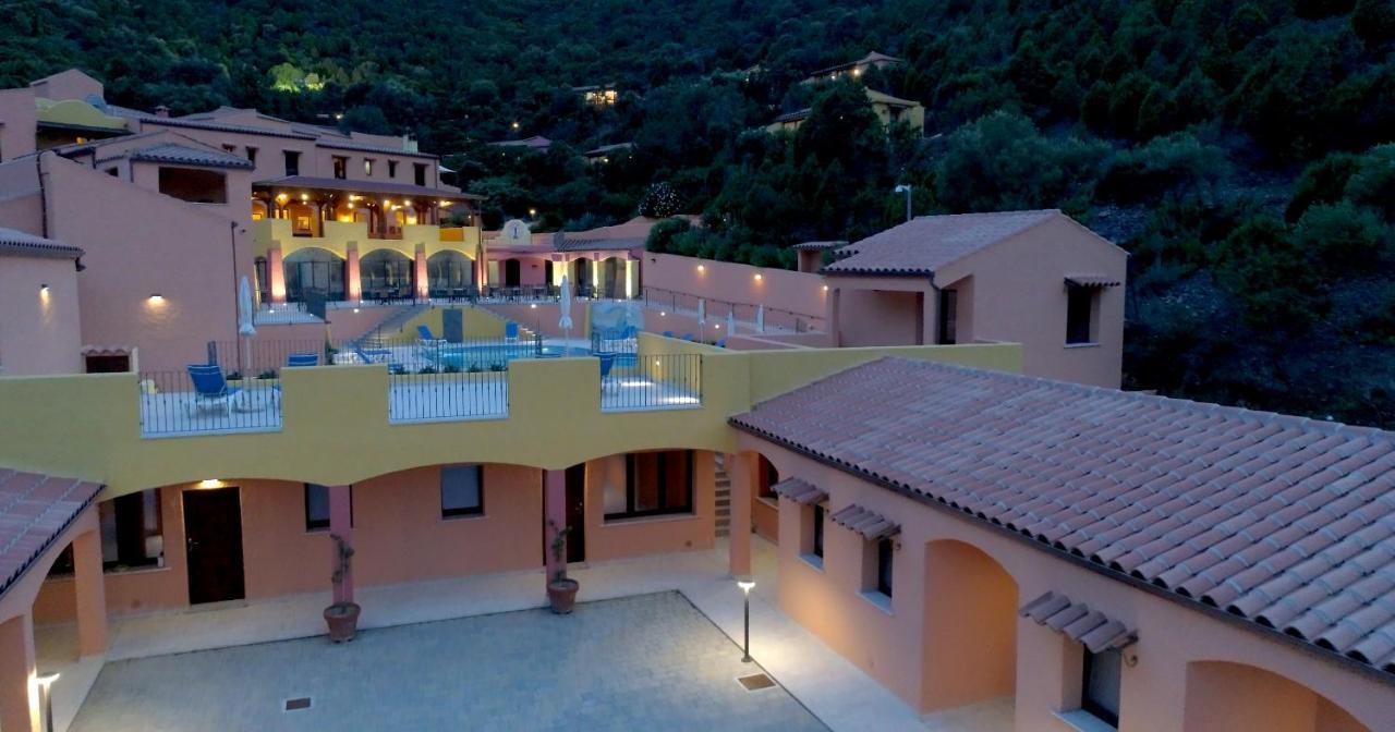 Sosventos Village Hotel Teulada Eksteriør billede
