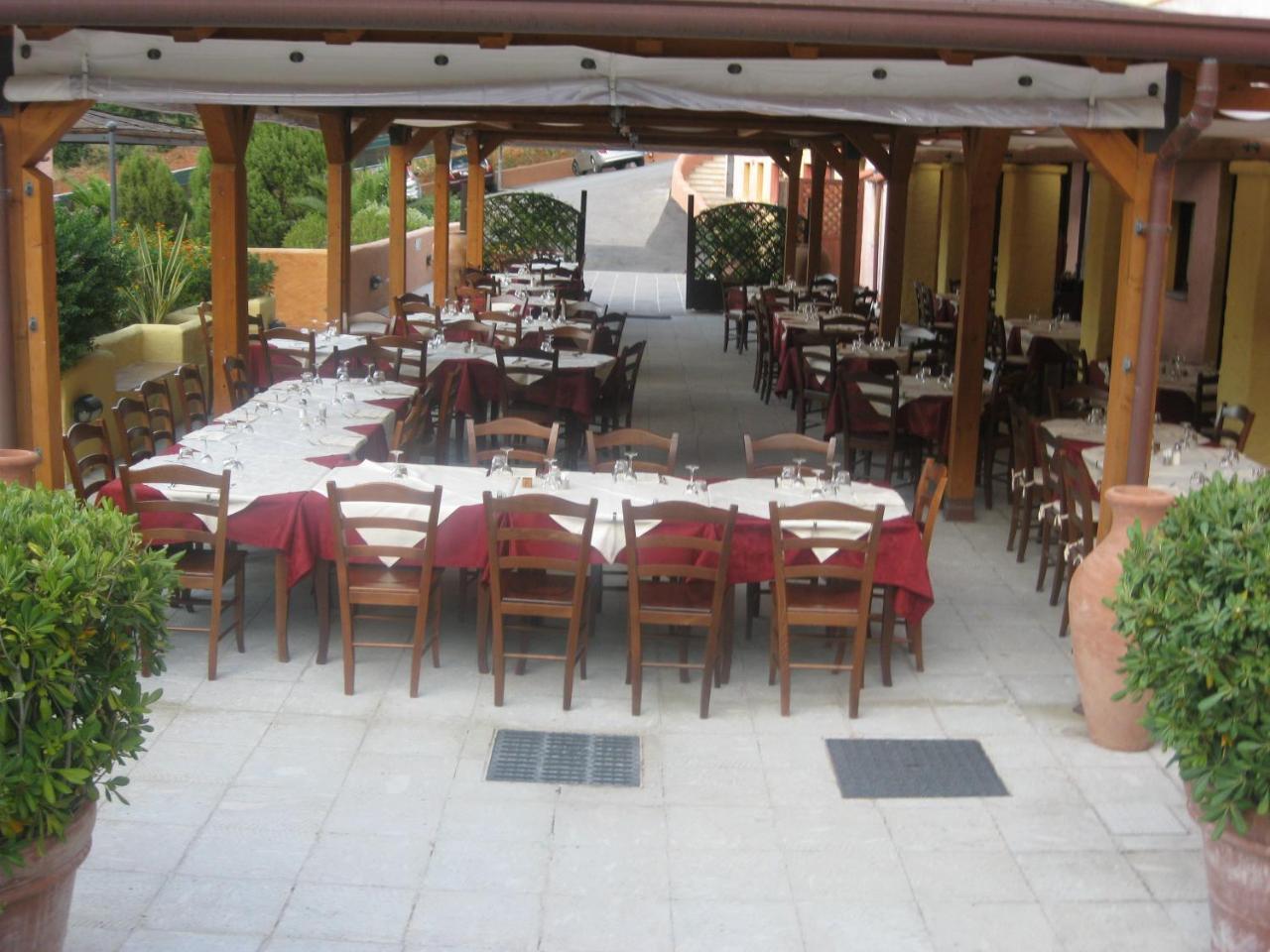 Sosventos Village Hotel Teulada Eksteriør billede